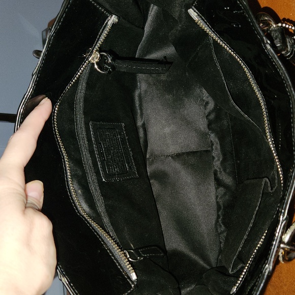Coach VGUC Gallery Patent Leather embossed tote - Picture 9 of 14